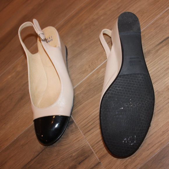 Stuart Weitzman Slingback Wedge Size 7 - Picture 9 of 12